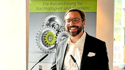 Daniel Reichert bei der Verleihung des Lean & Green Management Award 2025 in Mettlach